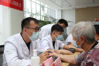 兵地大融合，健康共守护——名中医大型义诊活动在可克达拉市人民医院圆满举行